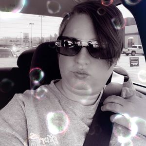 Meet your Posher, Shana